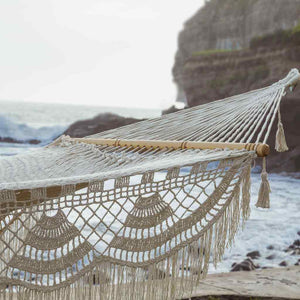 Find Nicaraguan Hammock with spreader bars